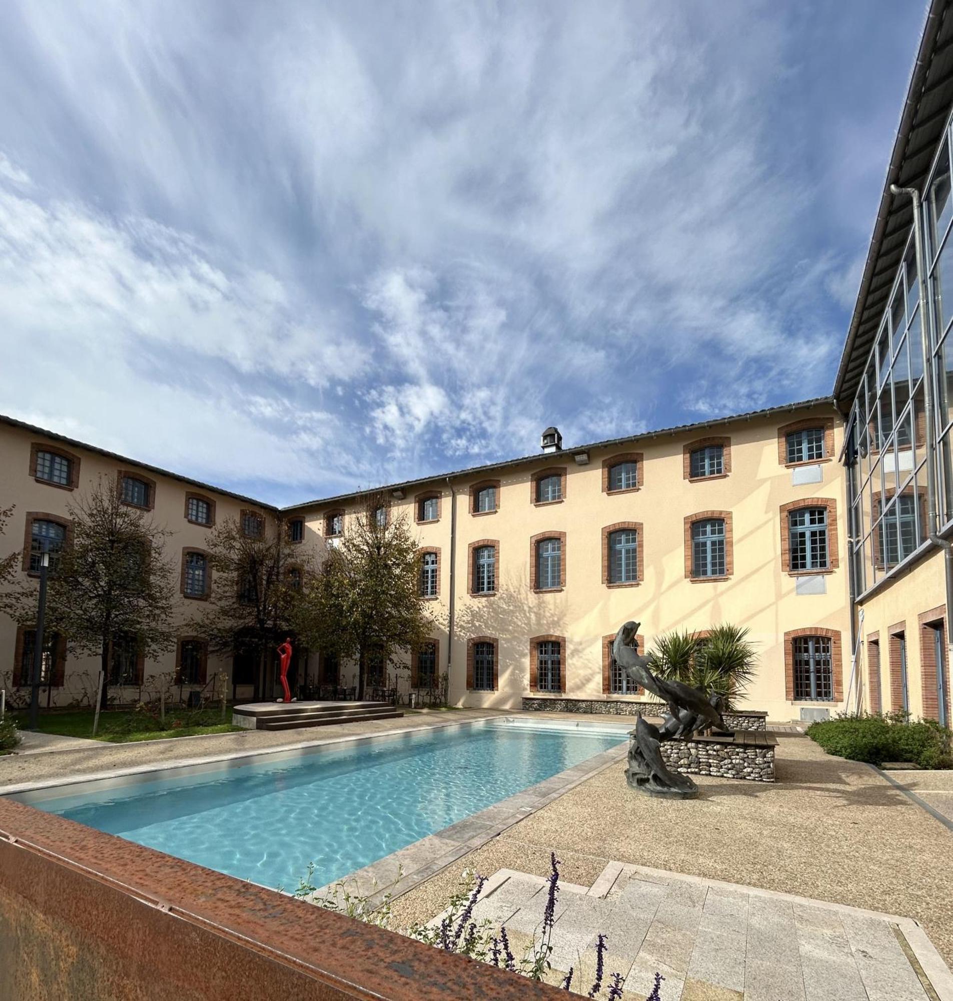 Dali Hotel Montauban Exterior photo