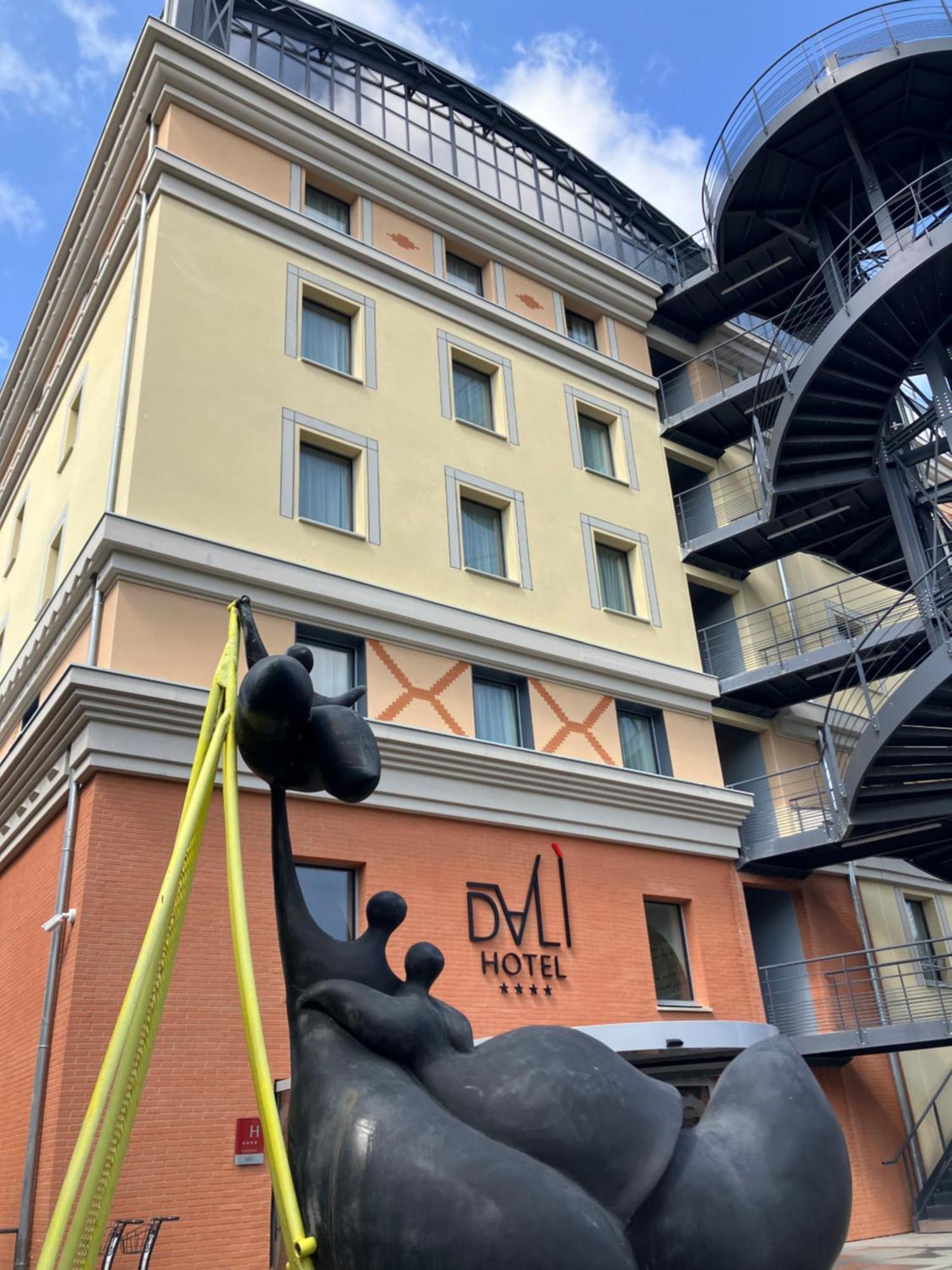 Dali Hotel Montauban Exterior photo